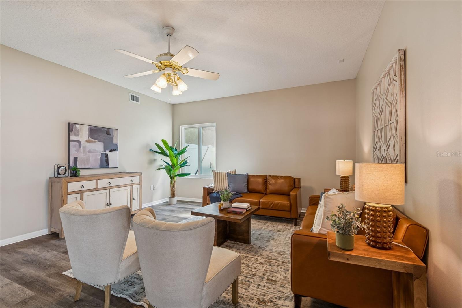 Spacious living room