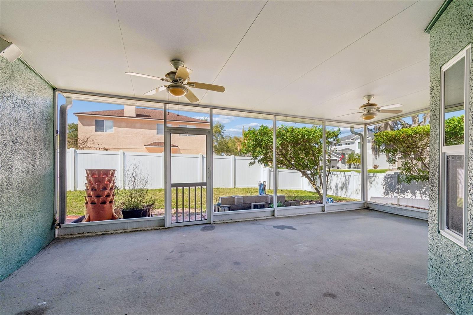 Gorgeous screened in lanai