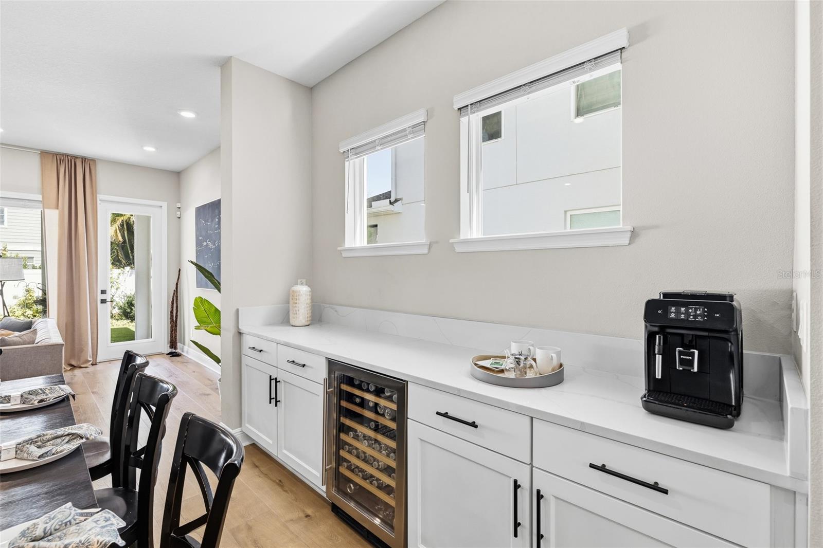 Beverage and Serving Station