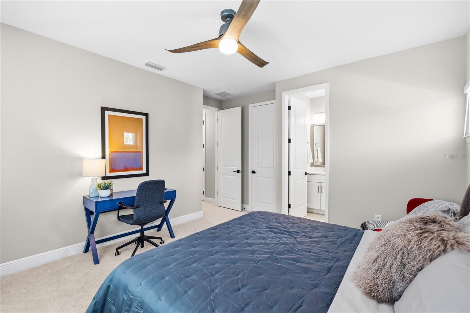 En Suite Secondary Bedroom - NE Corner