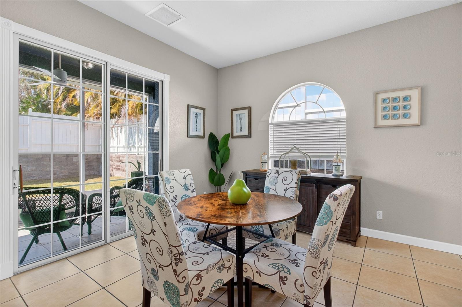 Eat in kitchen area as well!