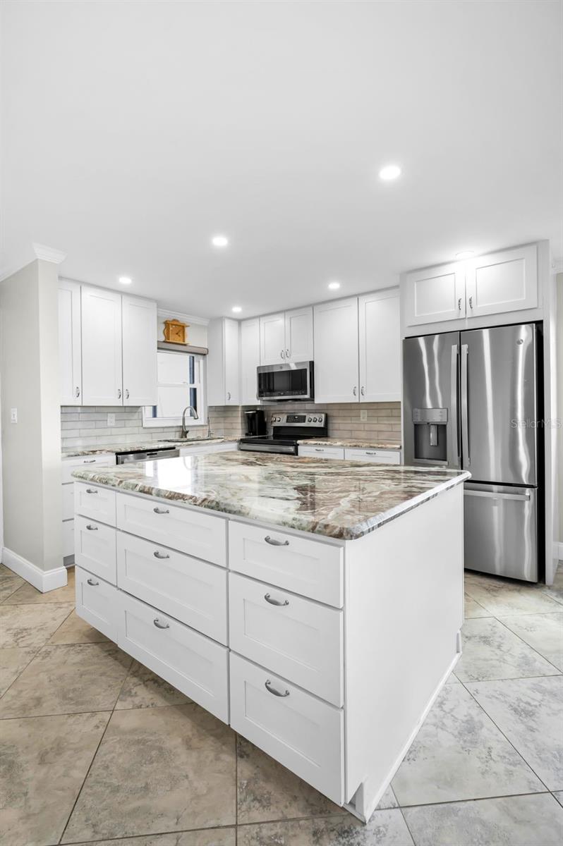 Social Island / Breakfast Bar