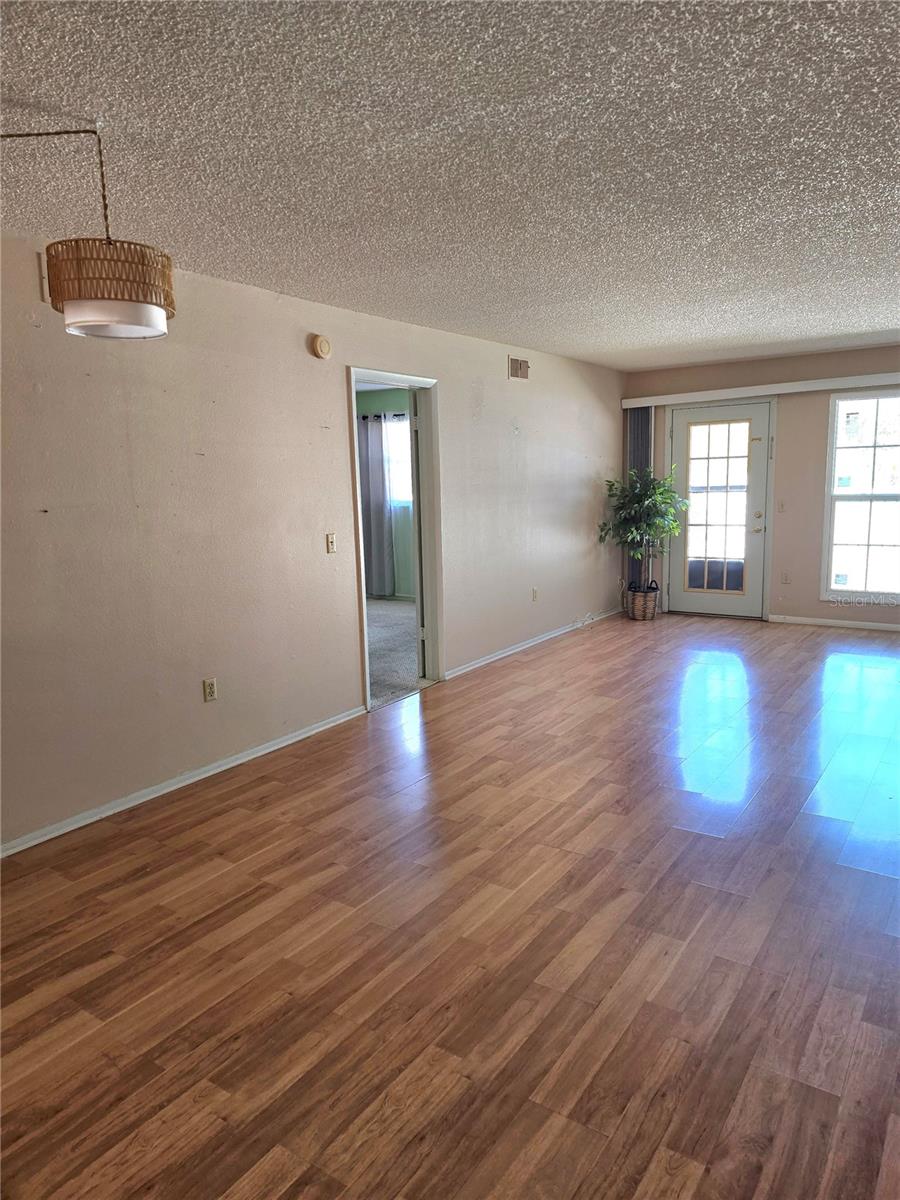 Living room /Dining Room