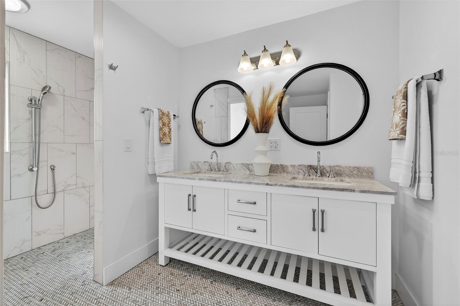 Luxurious Primary Ensuite Bath