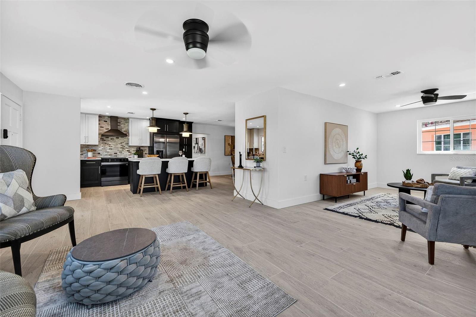 Living Room and Bonus front room flex space