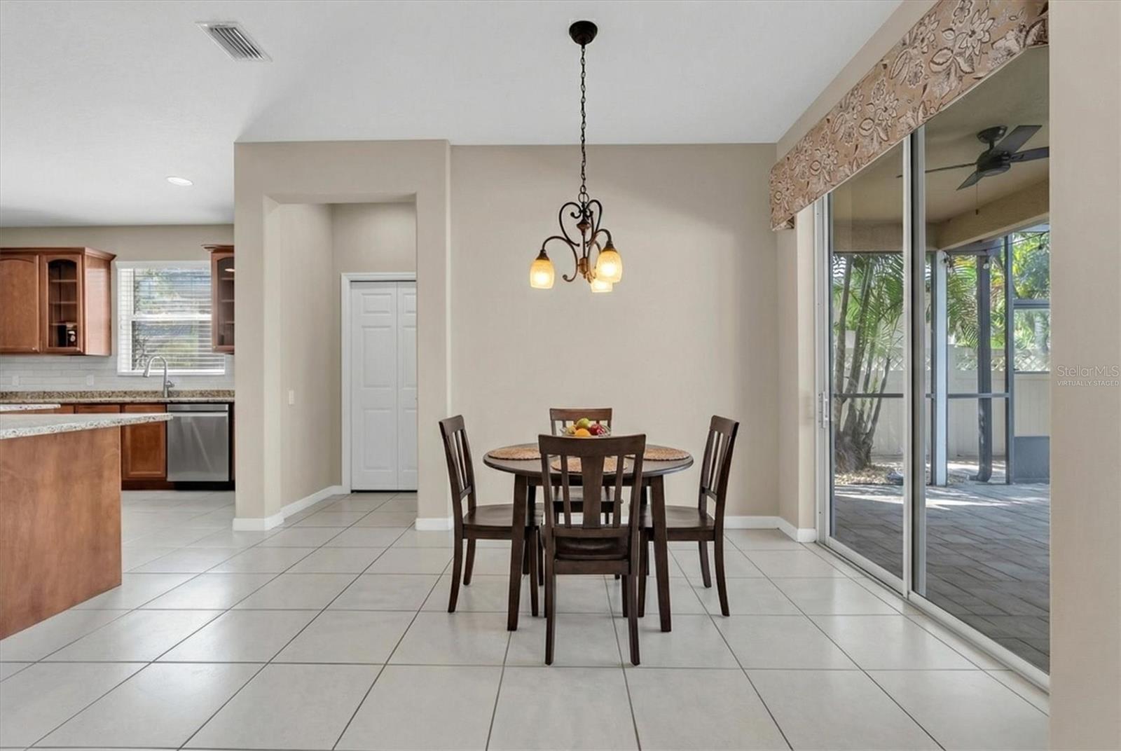 Virtually staged breakfast nook