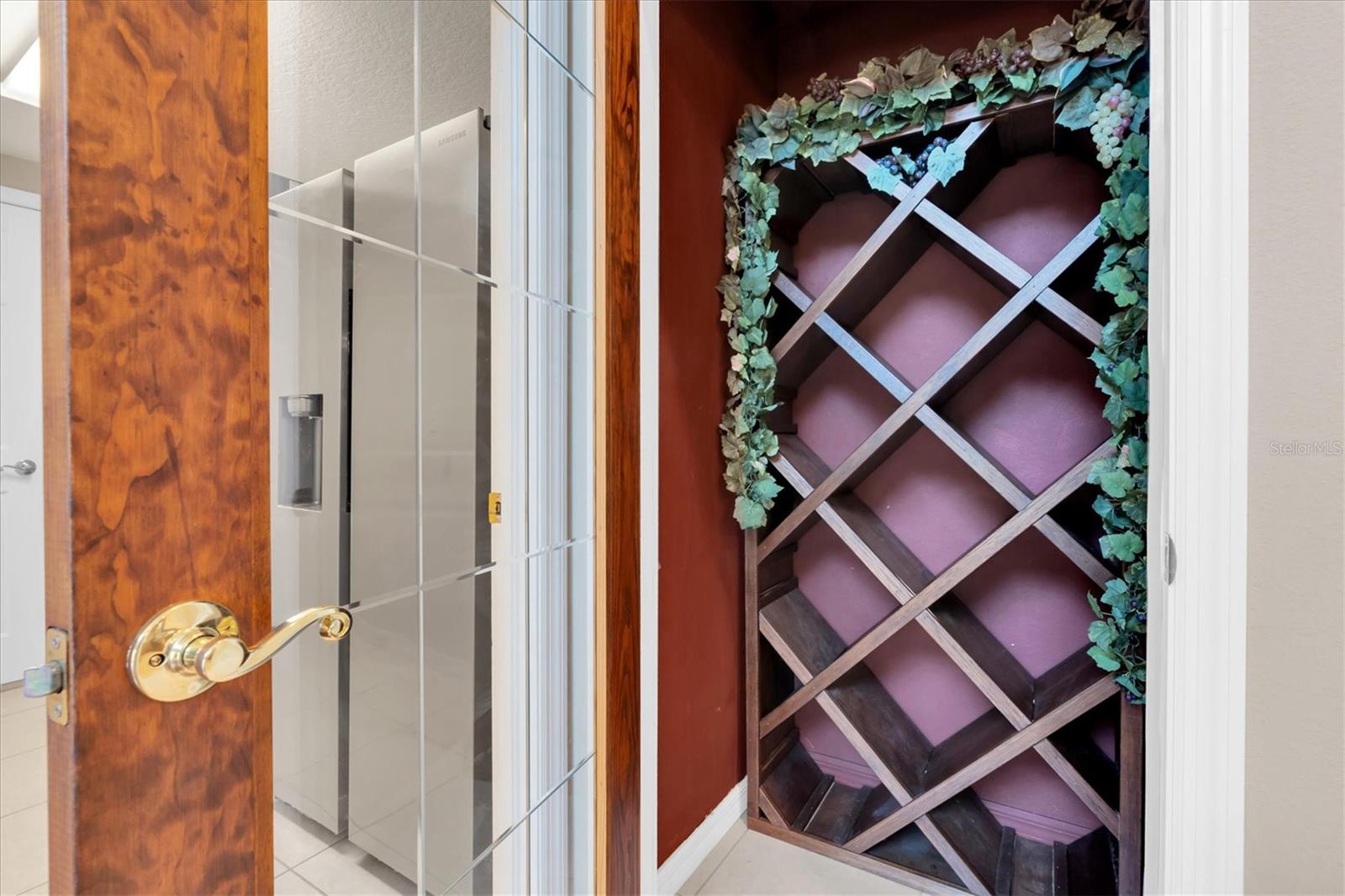 Wine cellar/closet