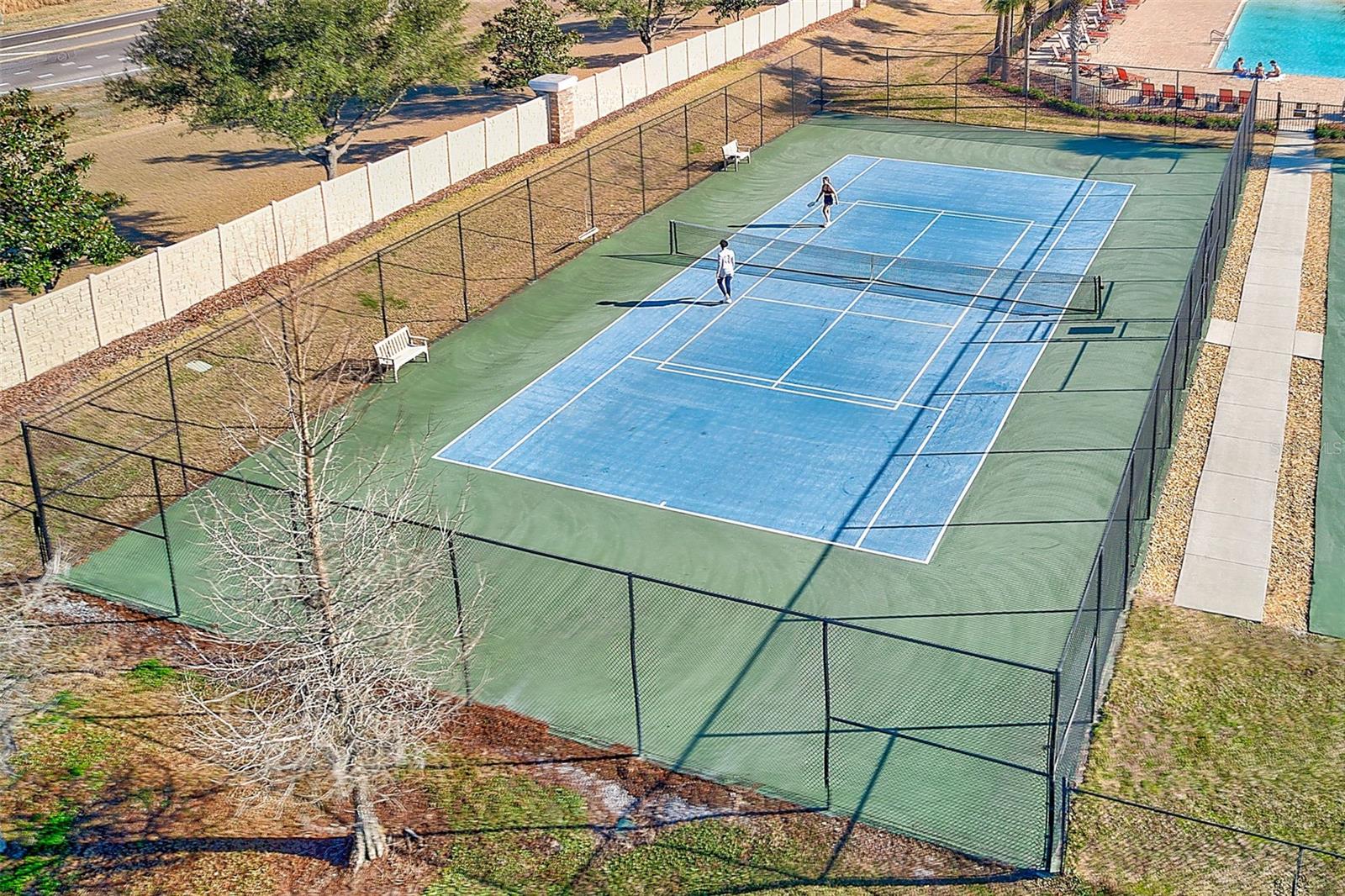 COMUNITY TENNIS COURTS