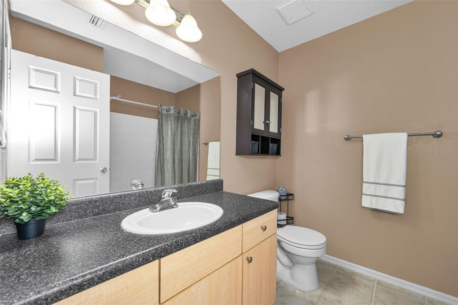 upstairs full bathroom