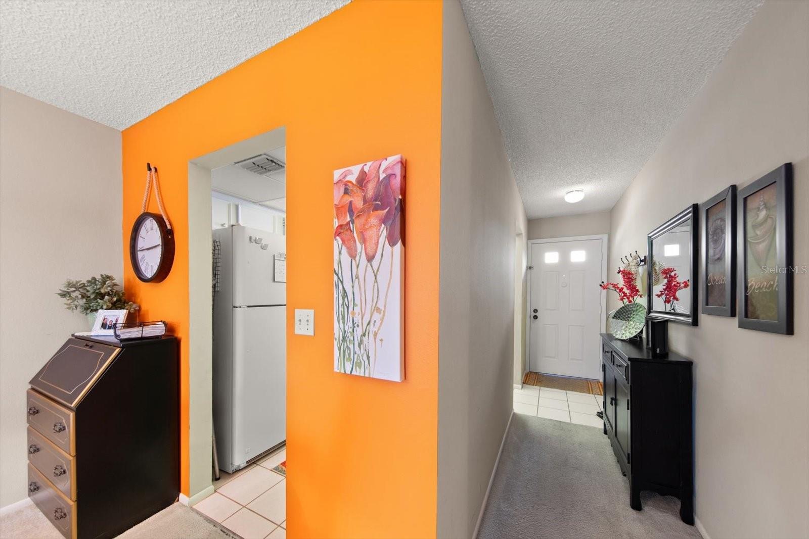 Door from dining room to kitchen