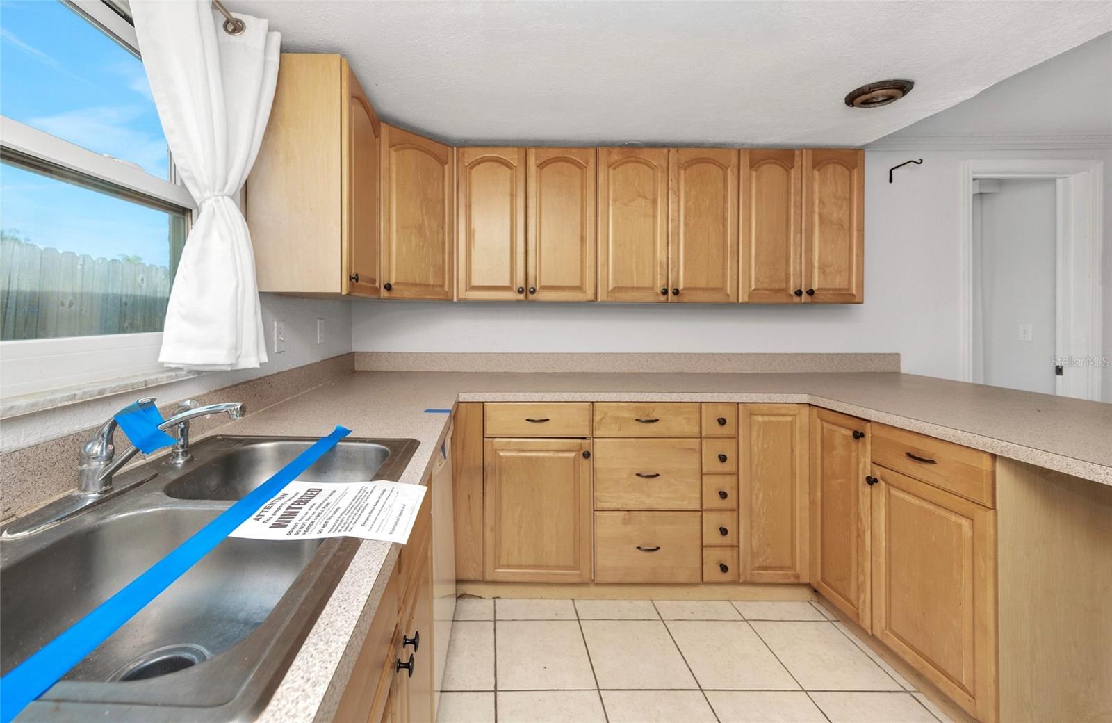 Kitchen - Right View