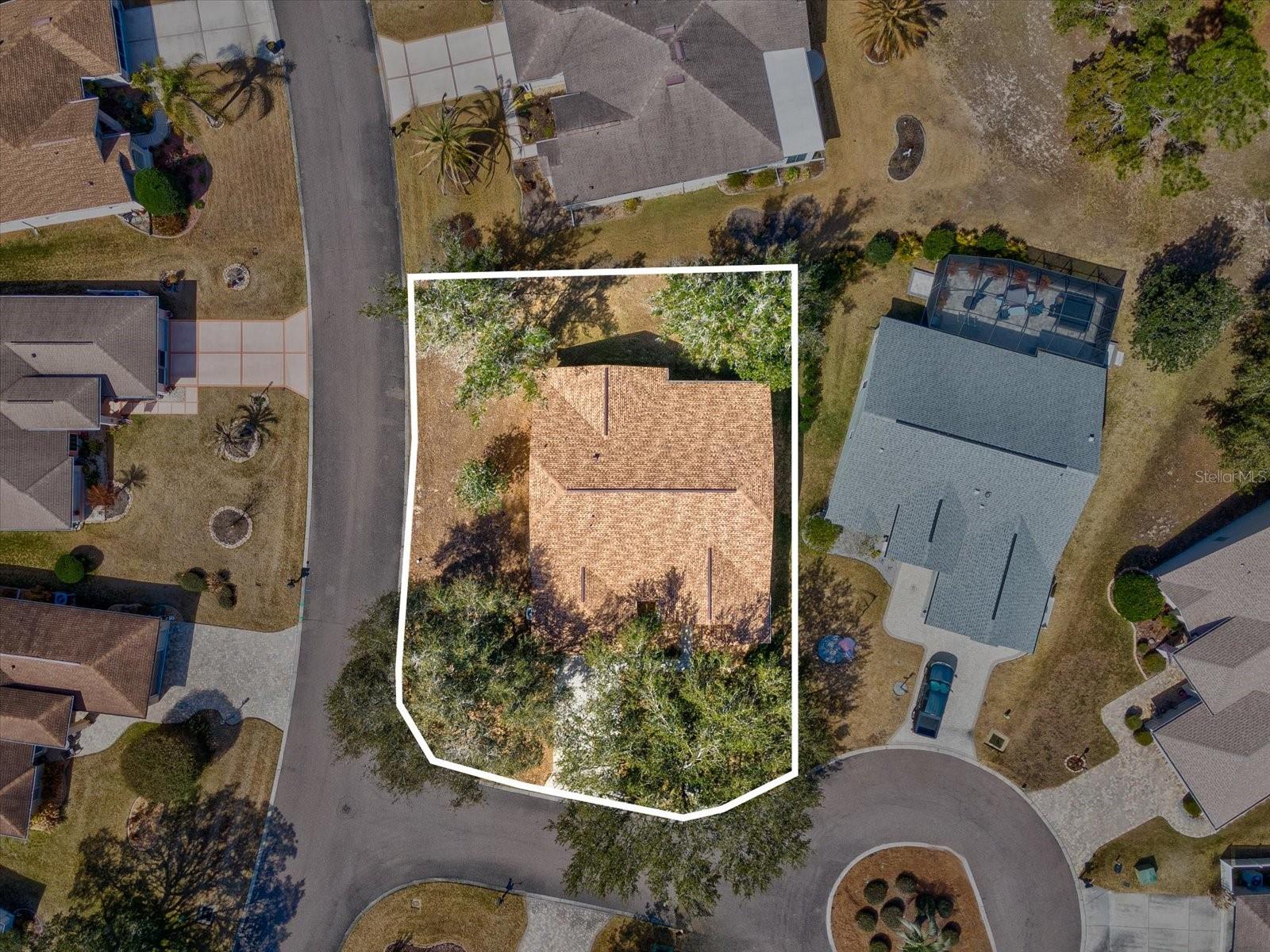 Corner lot on a cul-de-sac