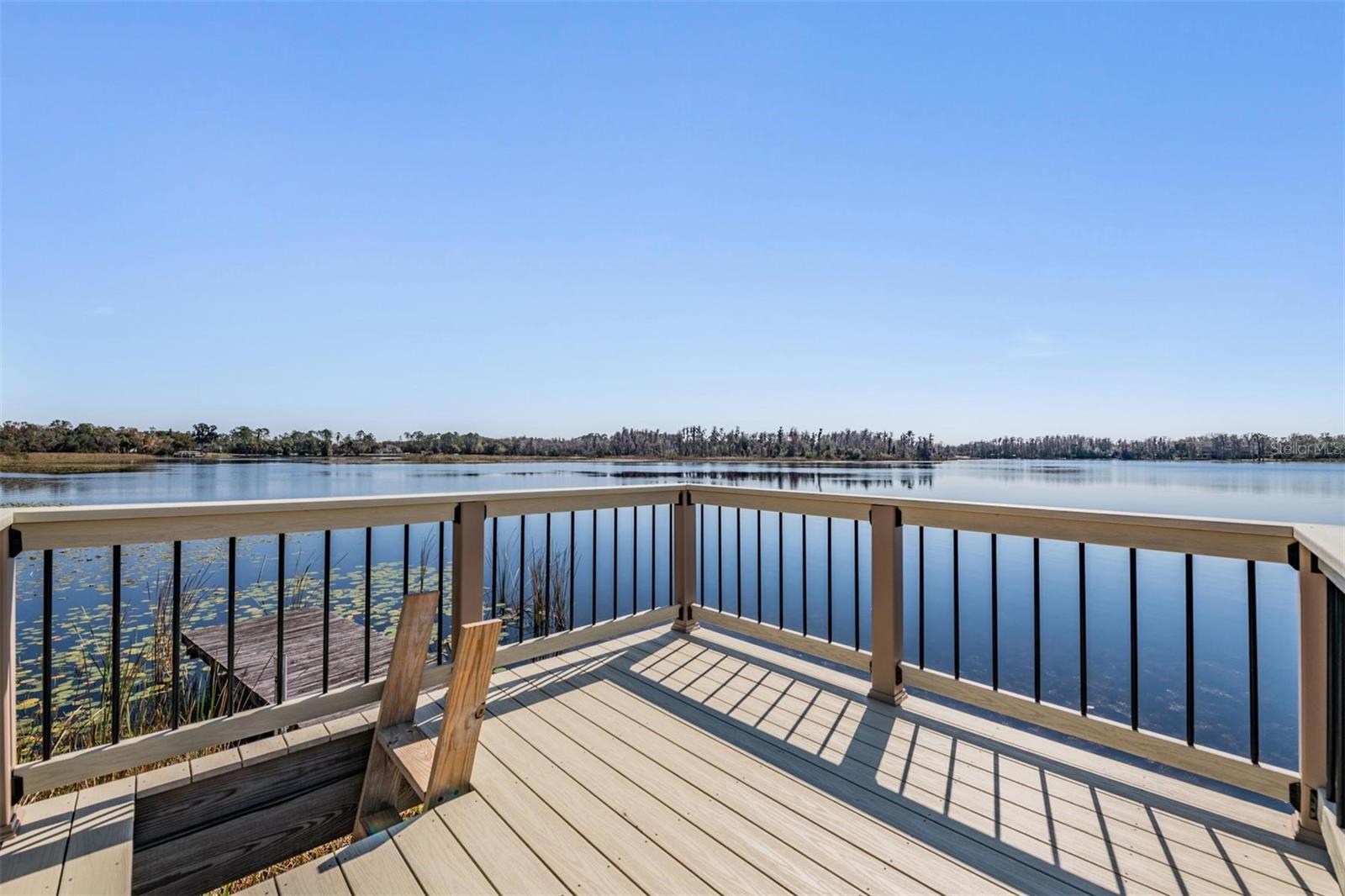 Upper dock layout area