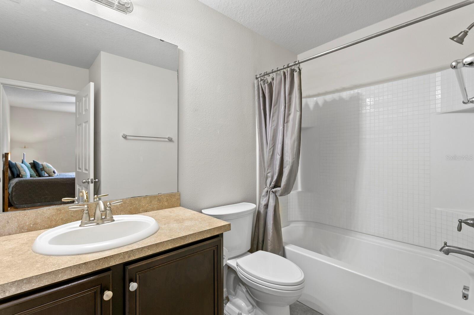 2nd full bath in the 2nd bedroom