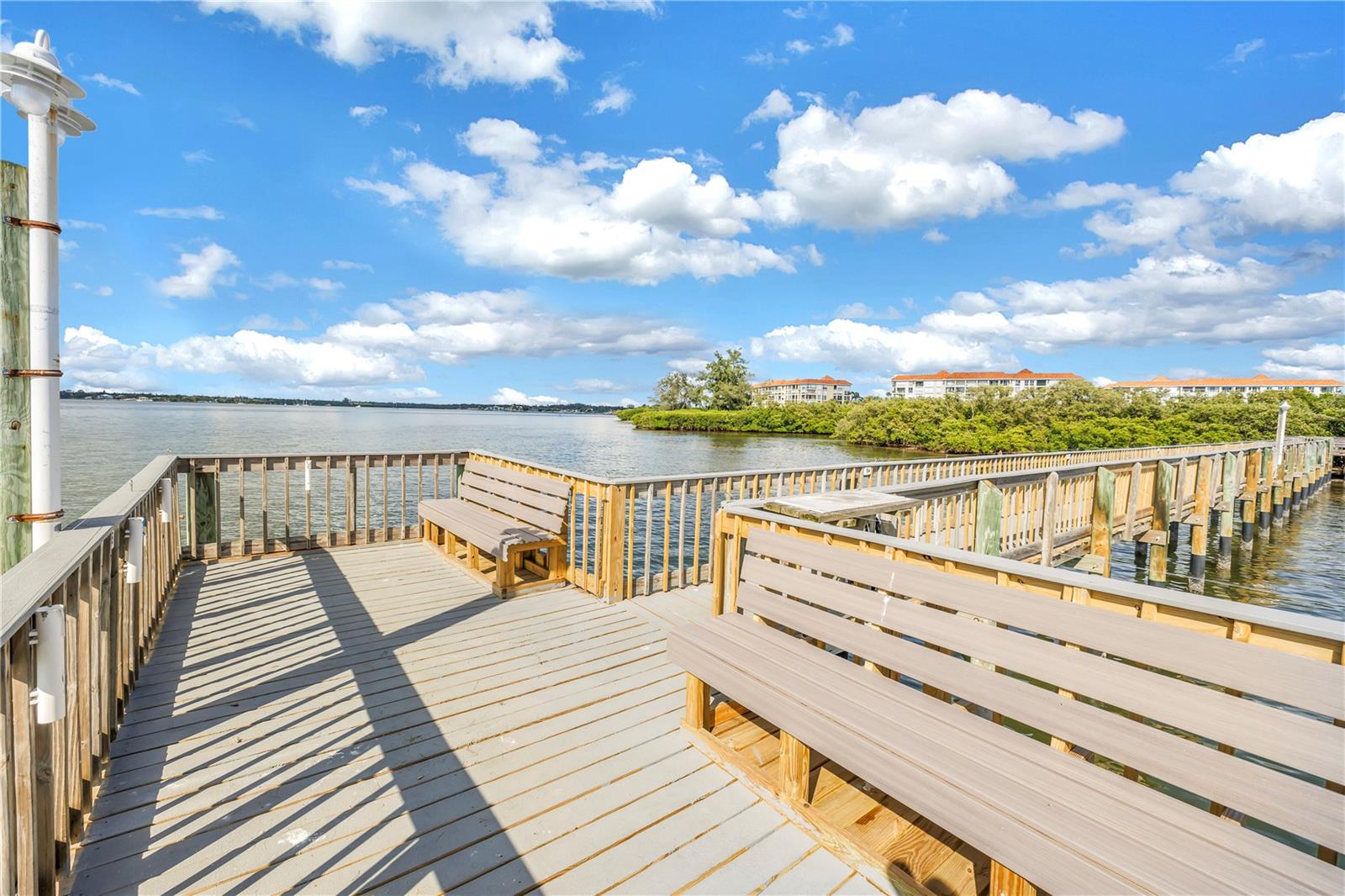 Fishing pier
