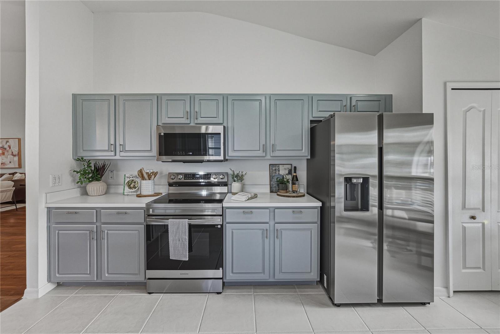 Remodeled Kitchen Brand New Samsung Stainless Steel Appliance Package