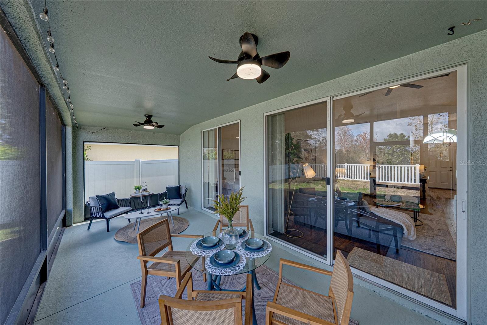 Large Covered Screened Lanai