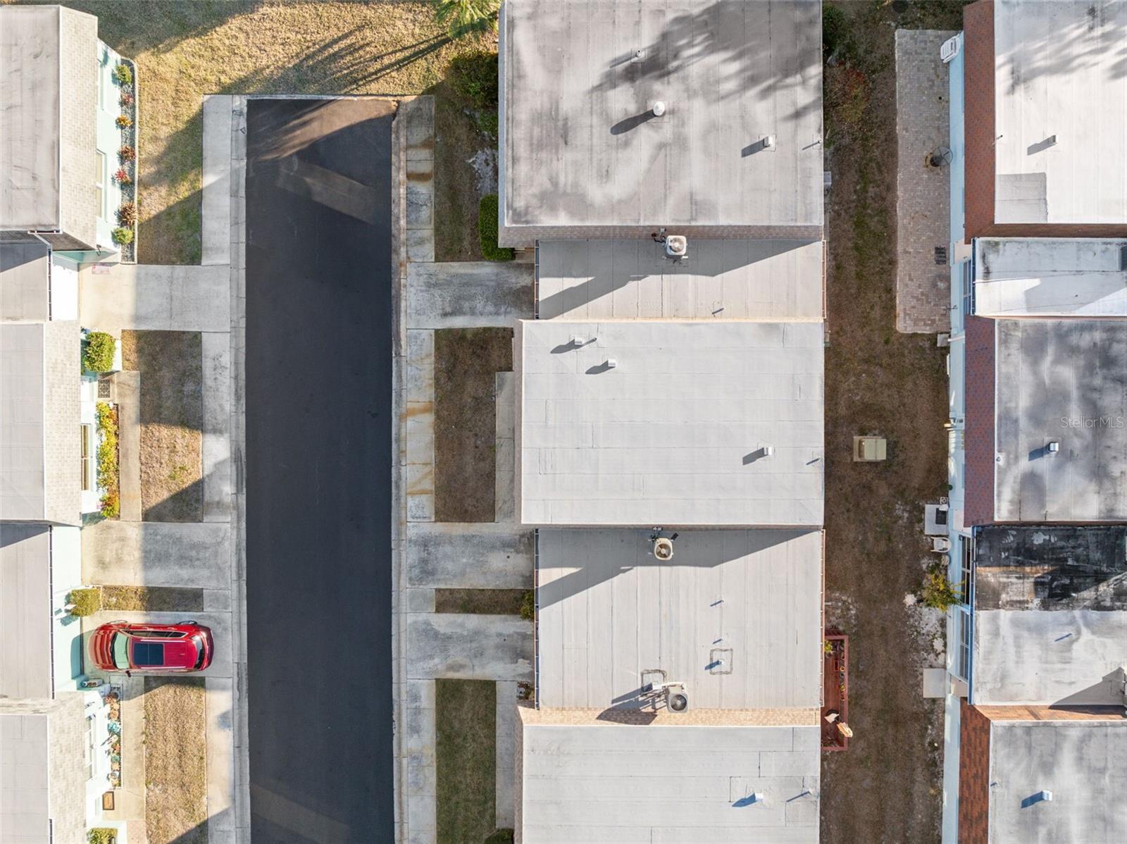 Nice new Roof and AC !!
