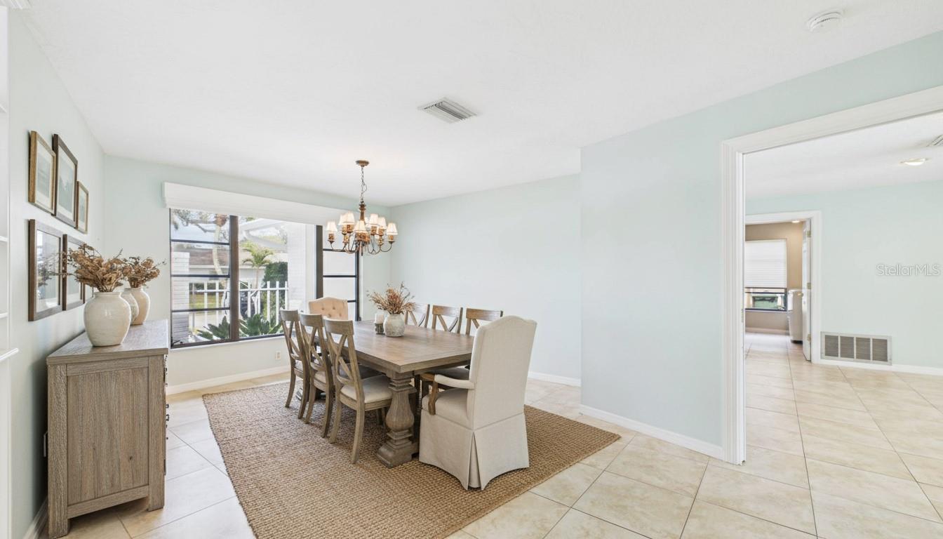 Dining room virtual staging.
