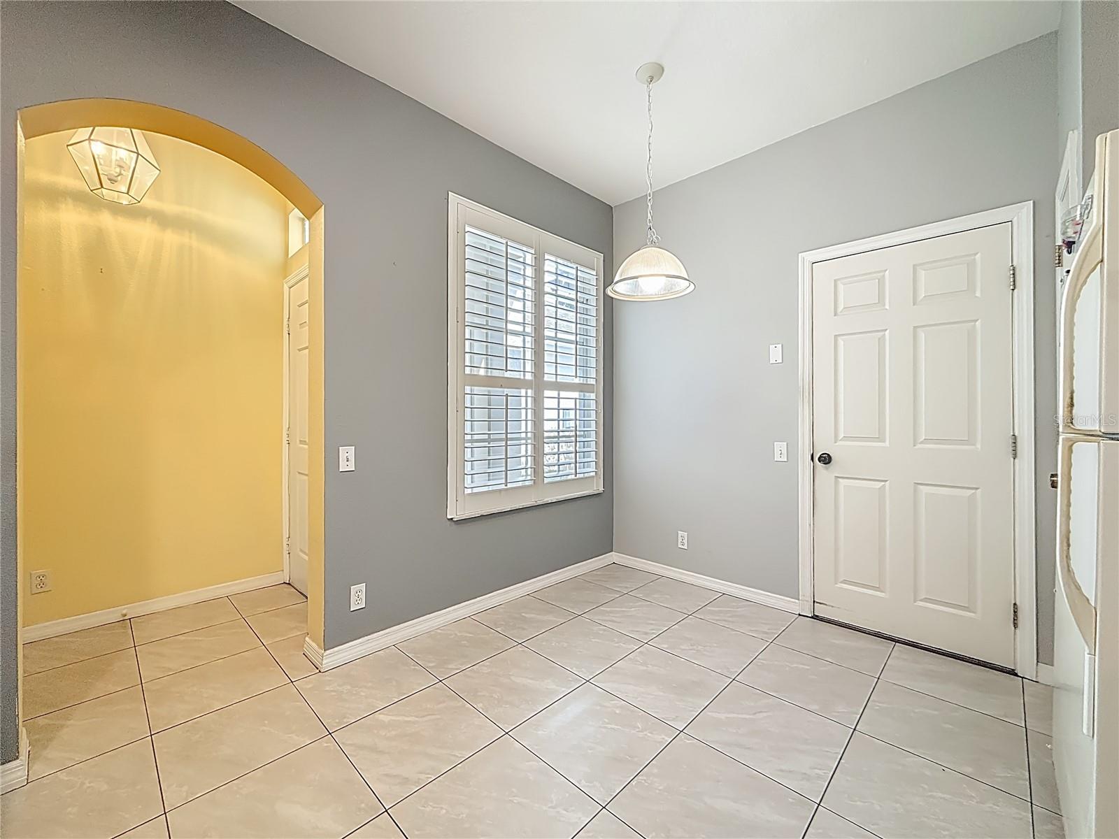 Casual Eating Space - Garage Access