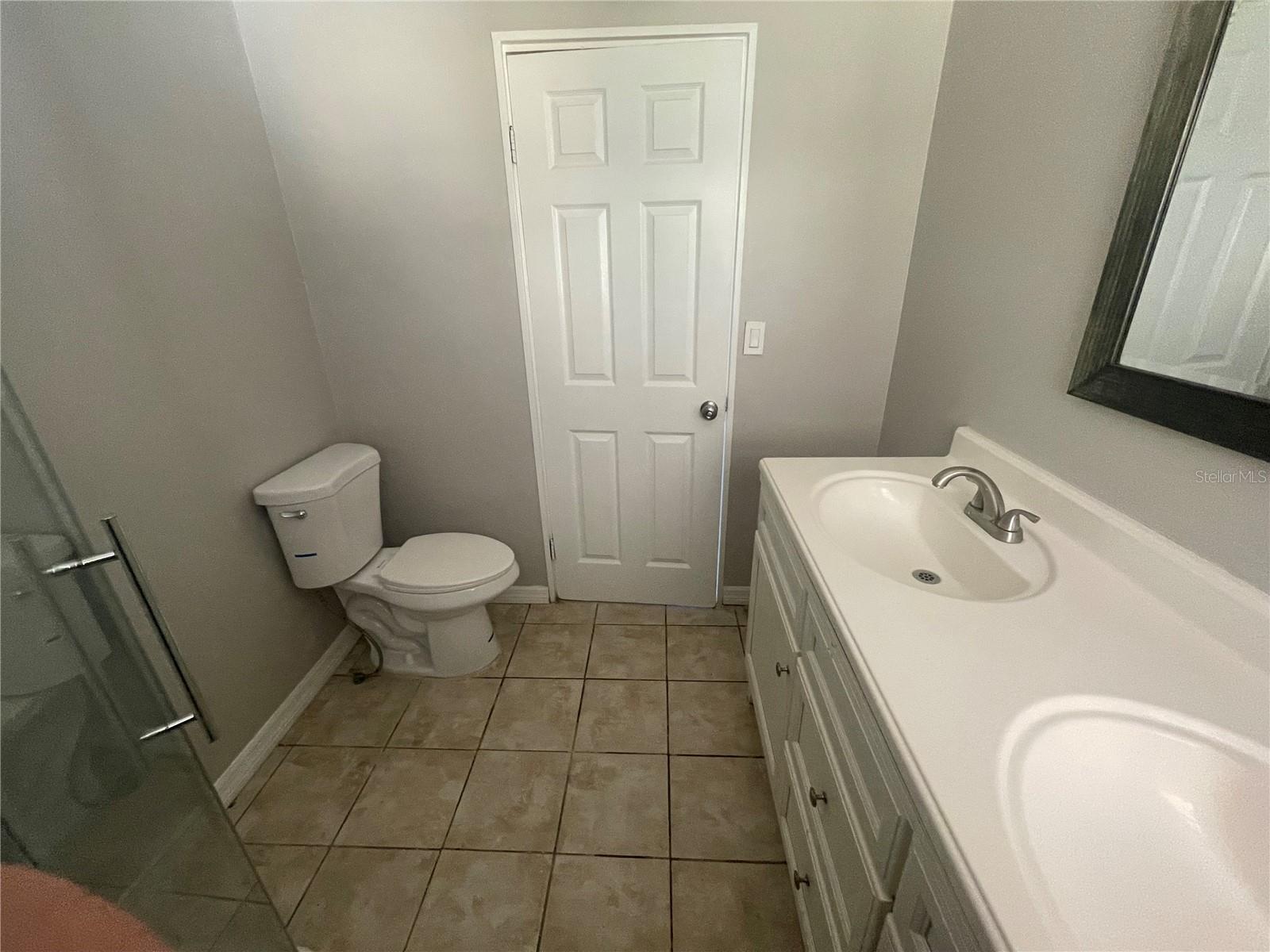 BATHROOM 1