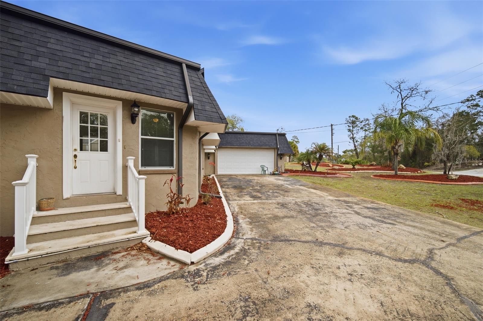 Seperate In Law suite entrance