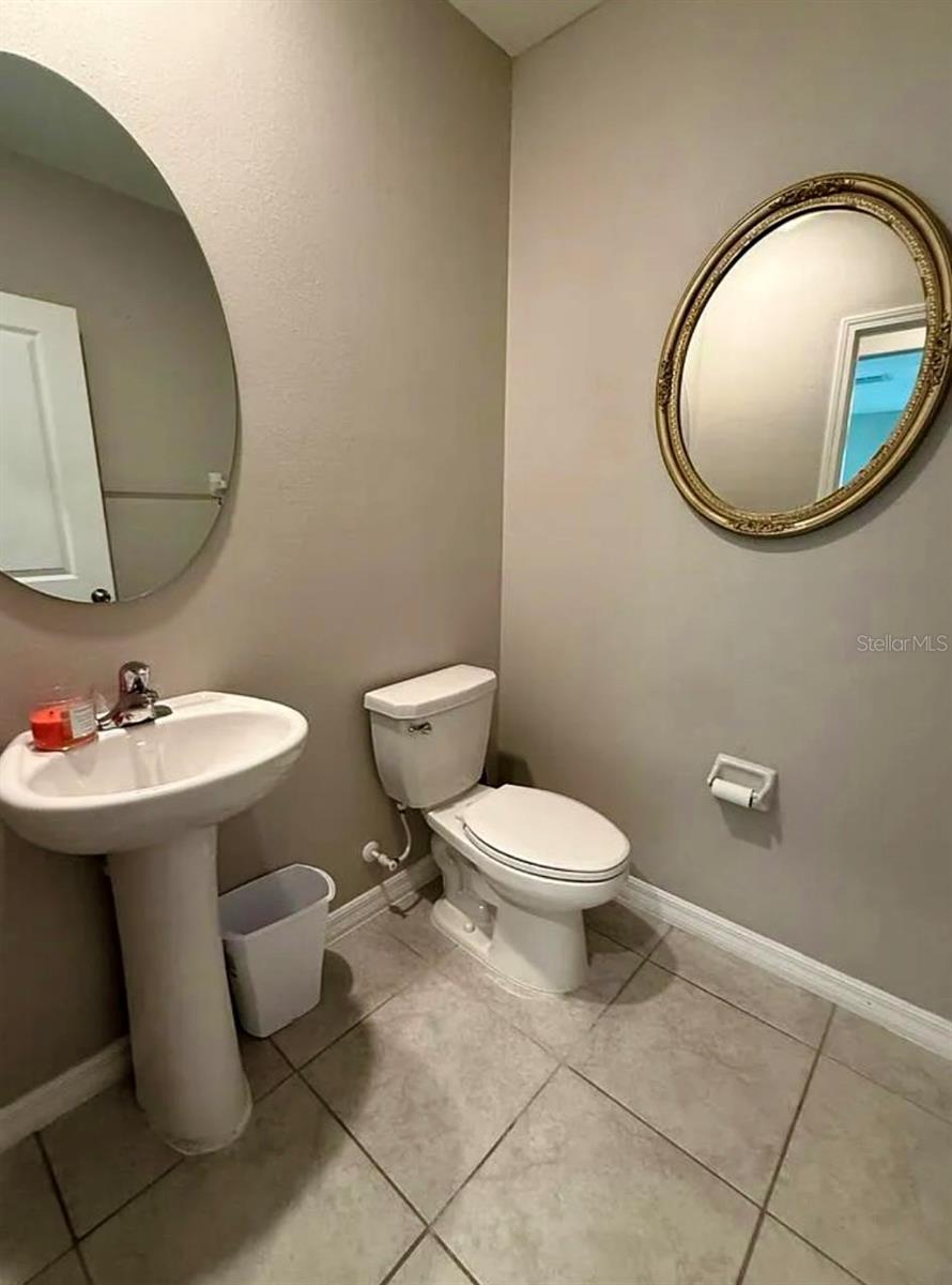 HALF BATH - 1ST FLOOR