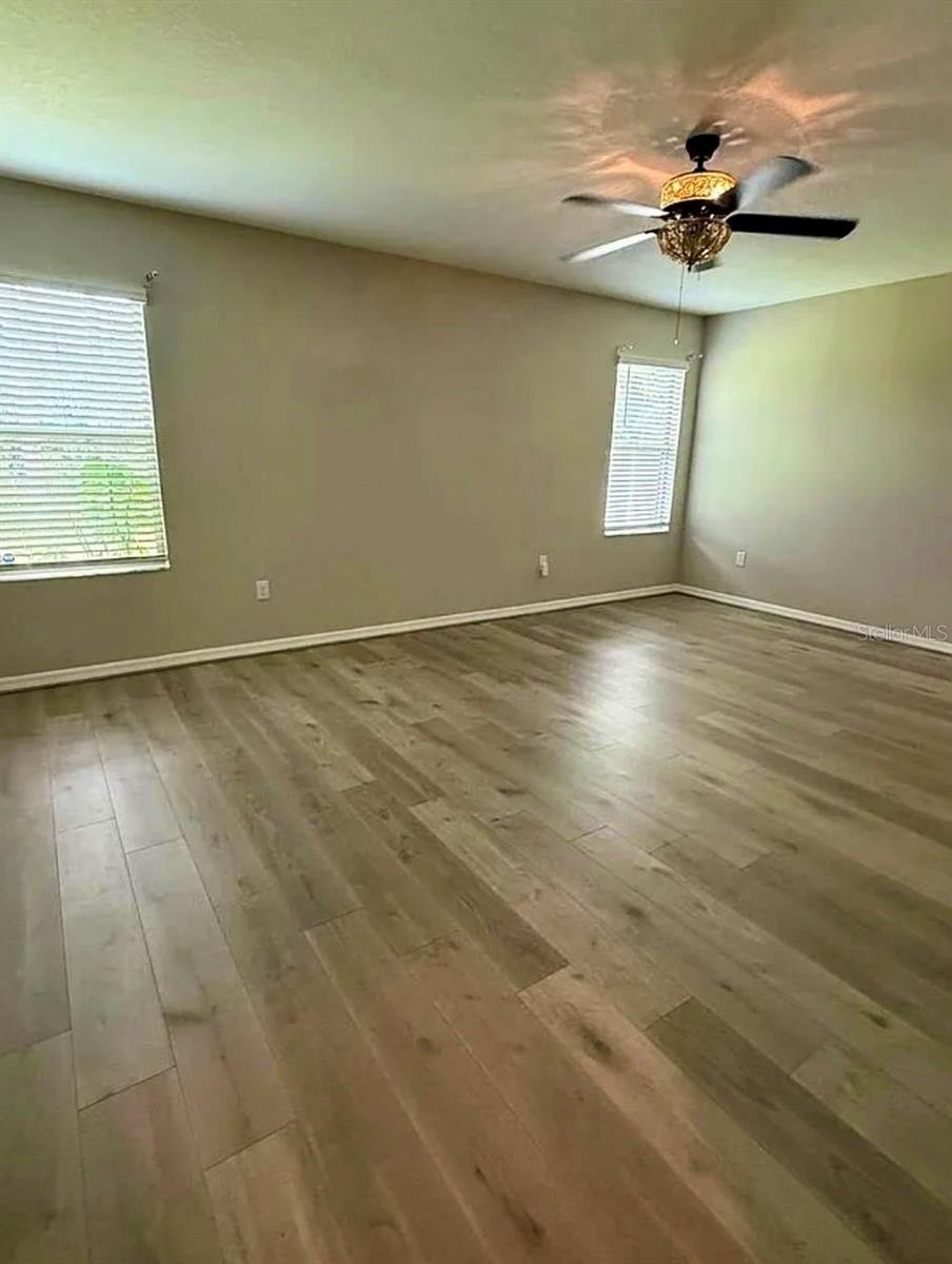 MASTER BEDROOM - 1ST FLOOR