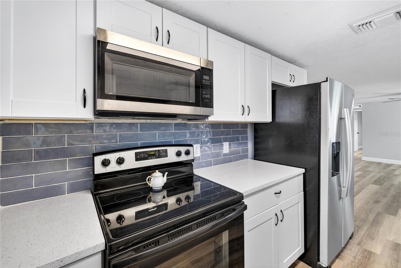 STAINLESS-STEEL BRAND-NEW APPLIANCES