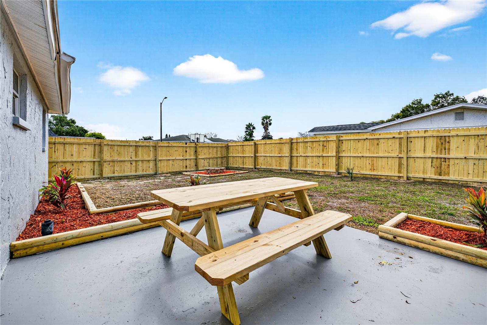 FULLY FENCED PRIVATE BACK YARD PERFECT FOR ENTERTAINMENT
