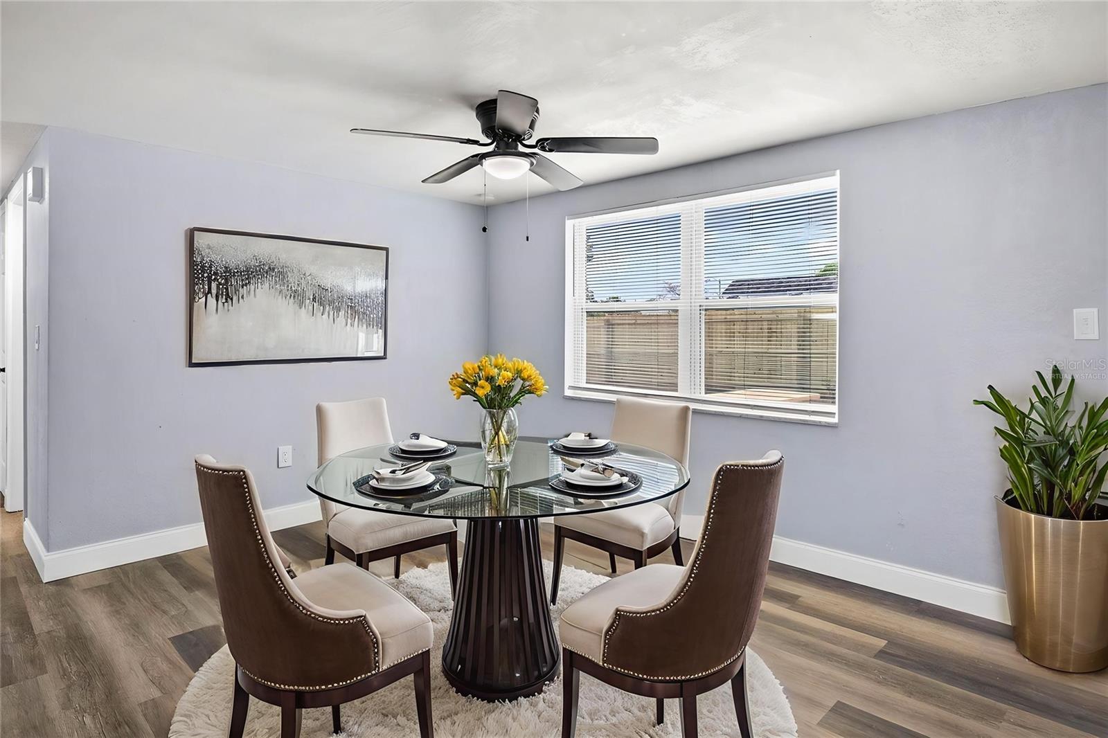 DINING ROOM *VIRTUALLY STAGED*