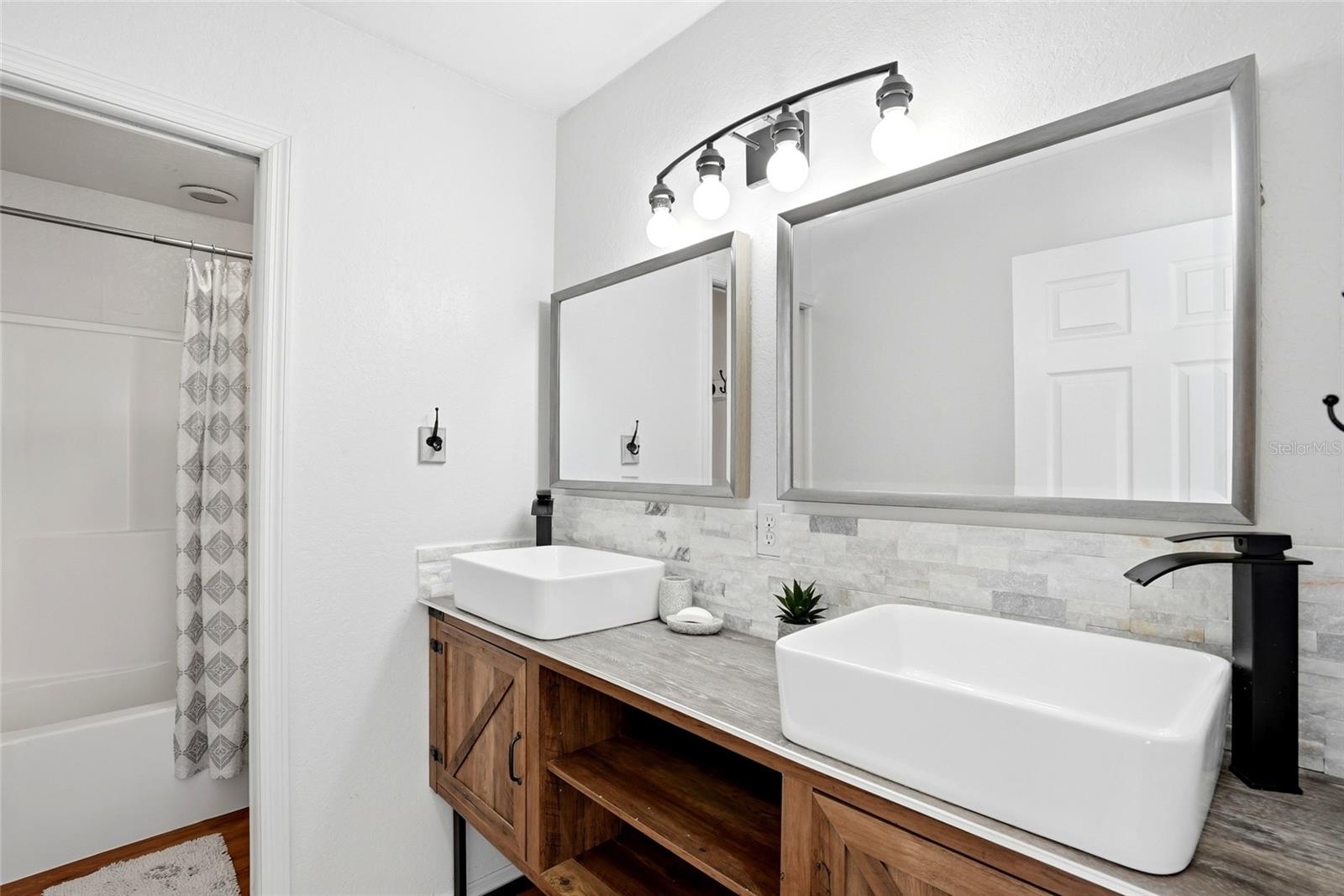 Upstairs full bath