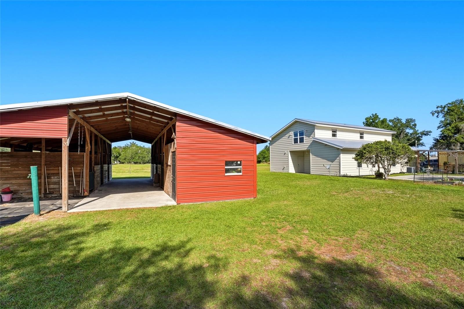 6 stall barn
