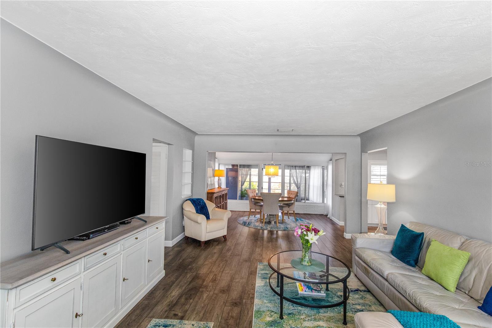 Light and bright living space