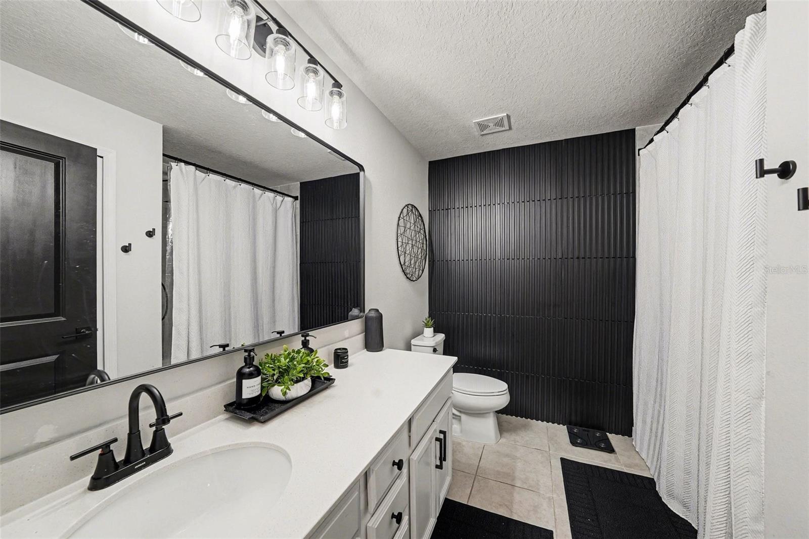 2nd Bathroom - 18400 Hunters Meadow Walk, Land O Lakes, FL 34638