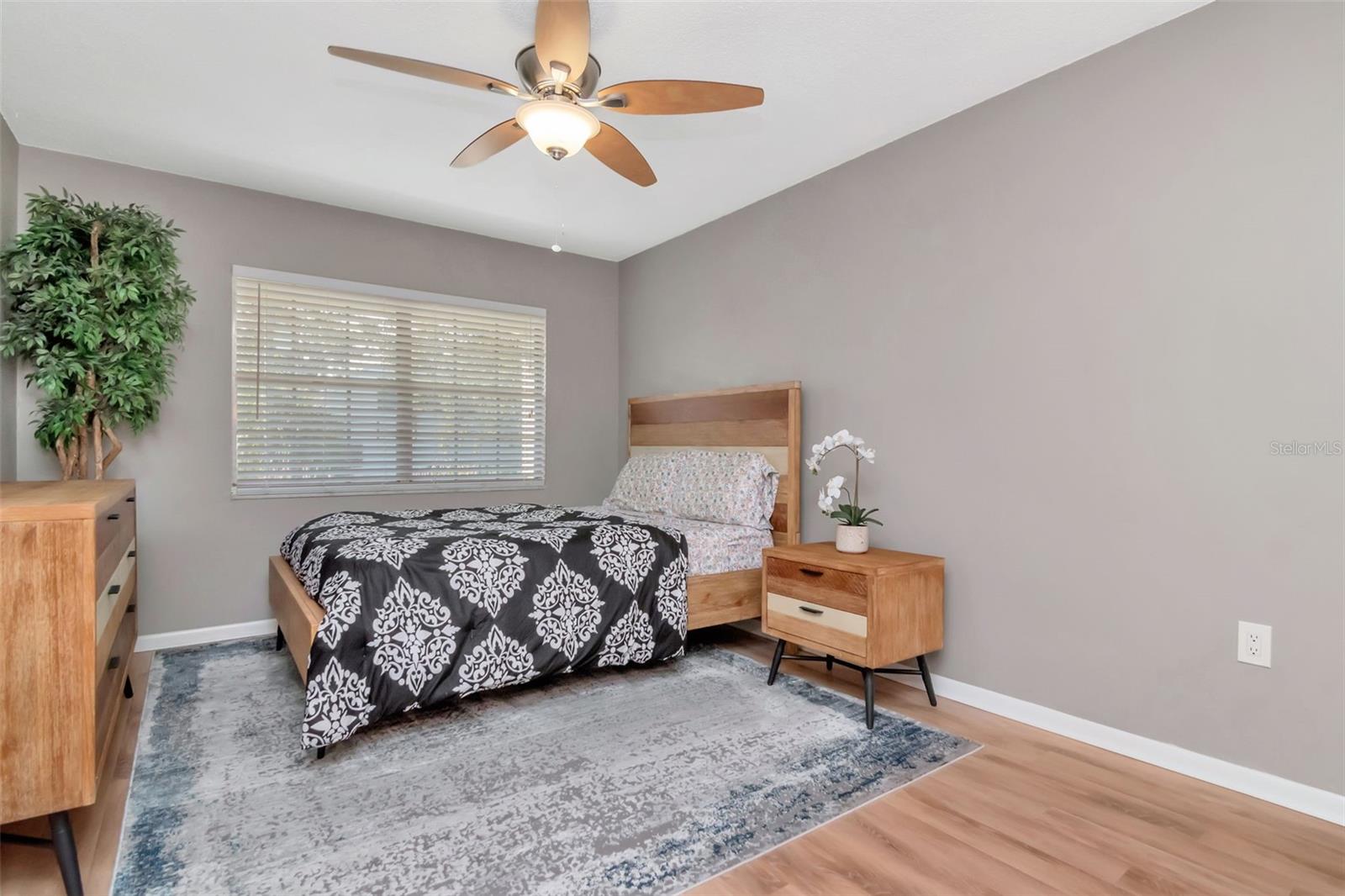 Bedroom has lots of space