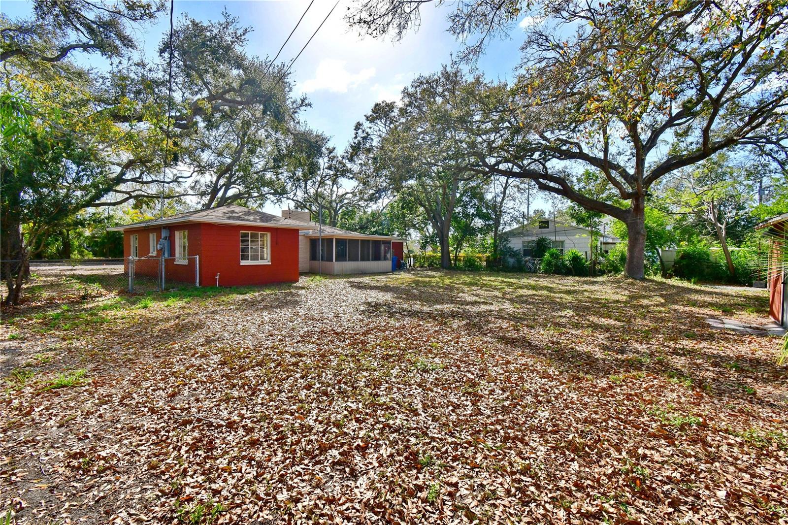 Huge backyard all fenced in