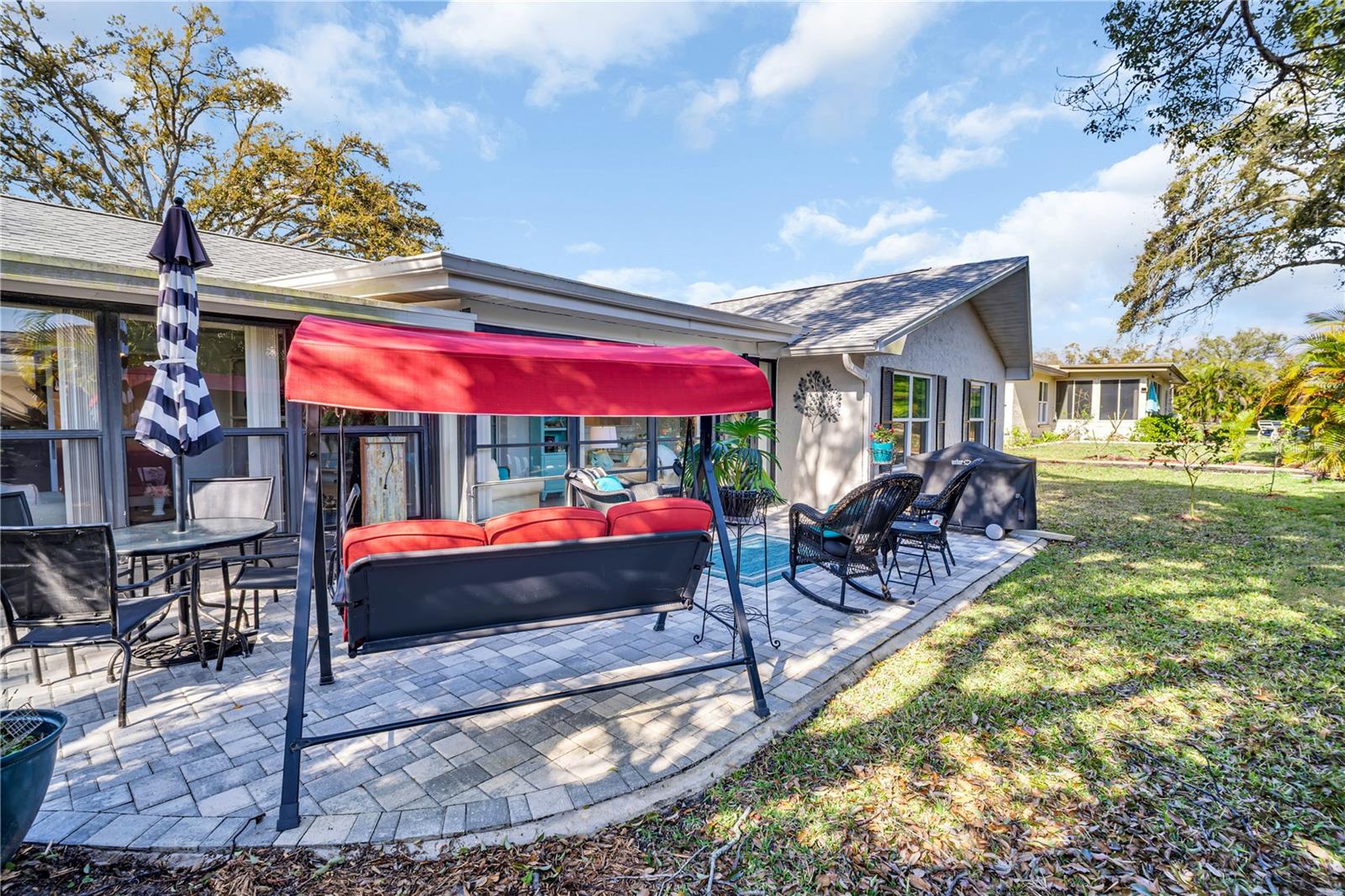 Ultimate patio and room to grill ~