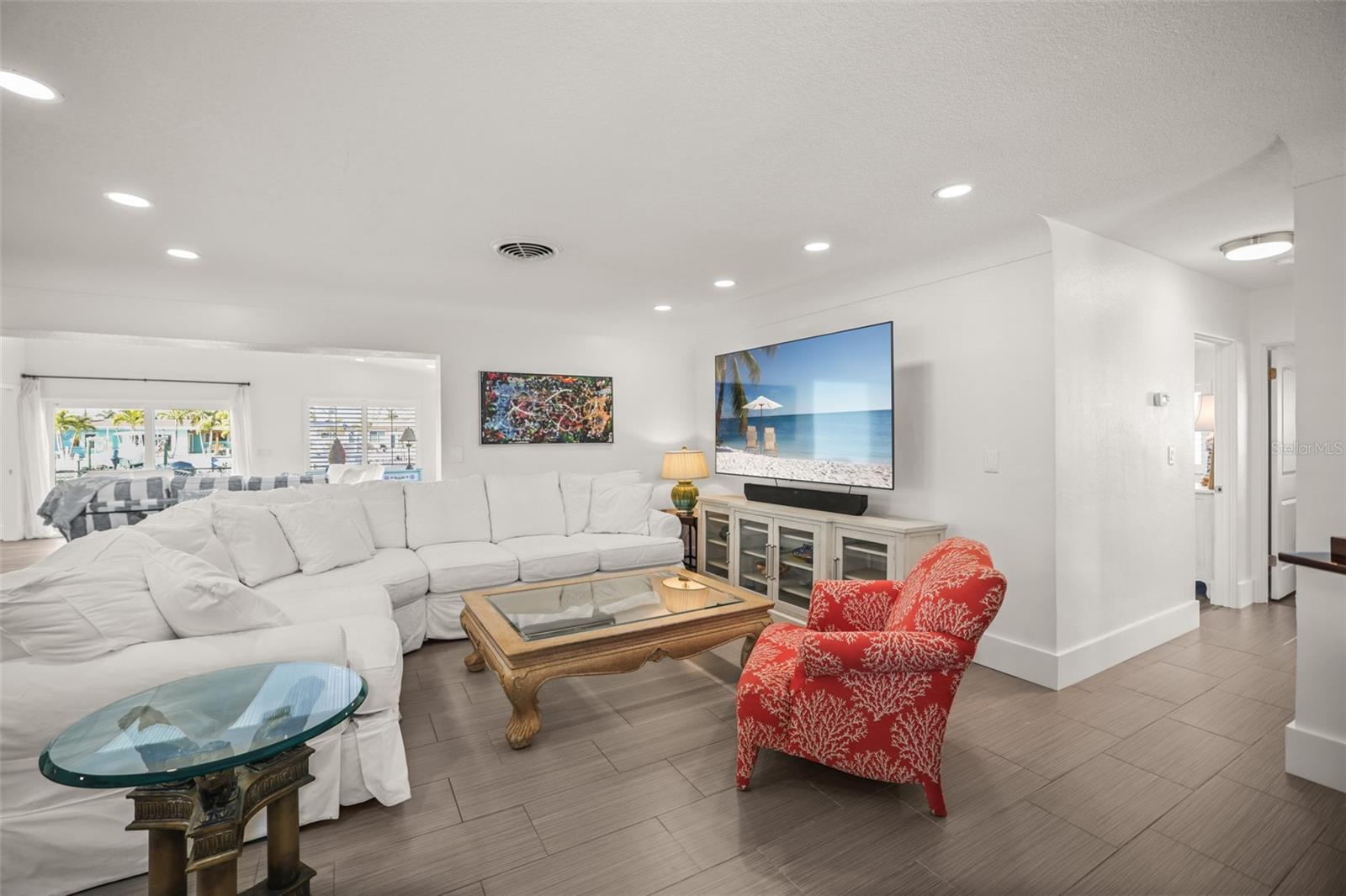 Living Room/DiningRoom Area