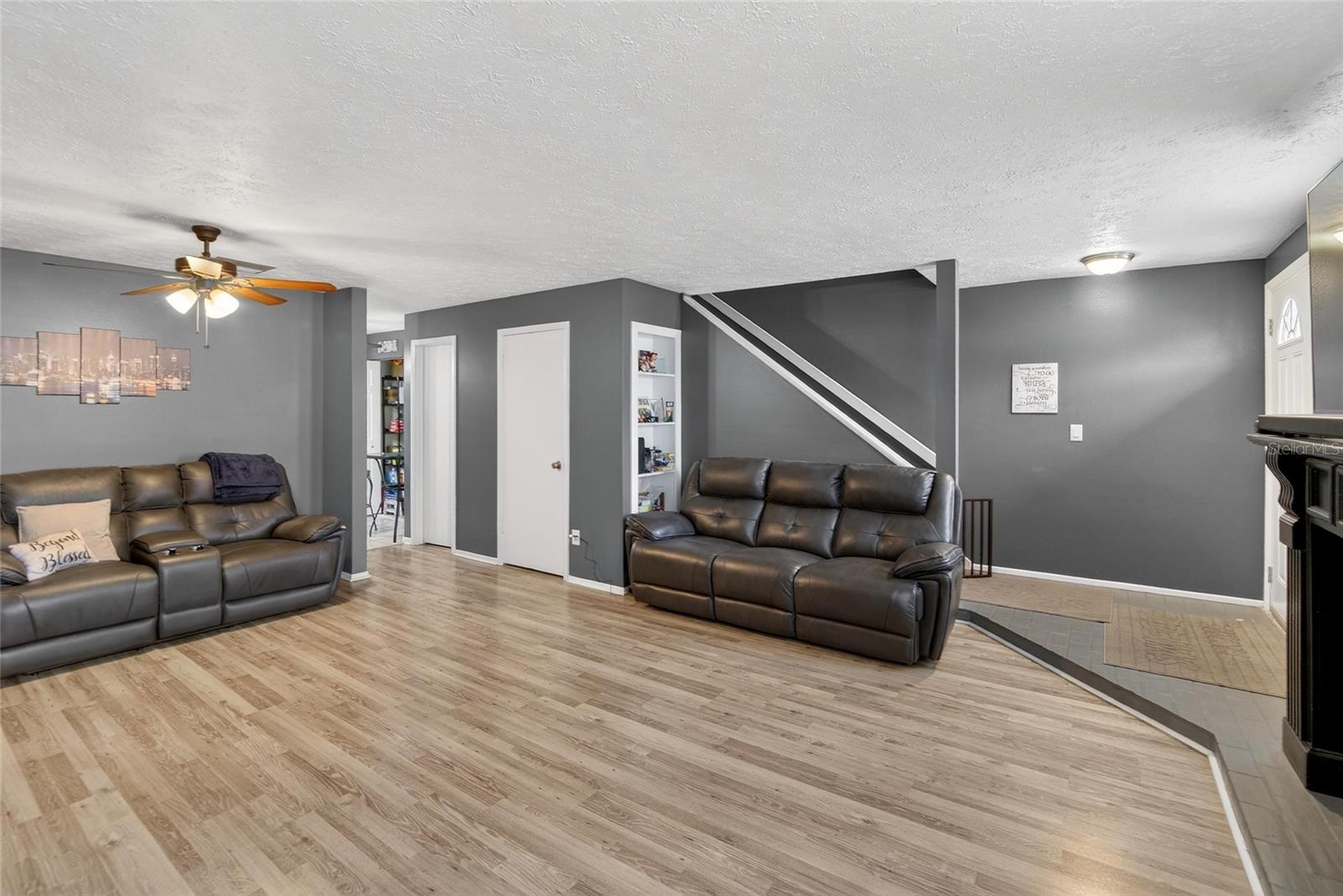 Living room/ Dinning Room