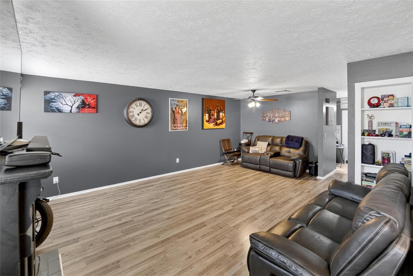 Living room/ Dinning Room