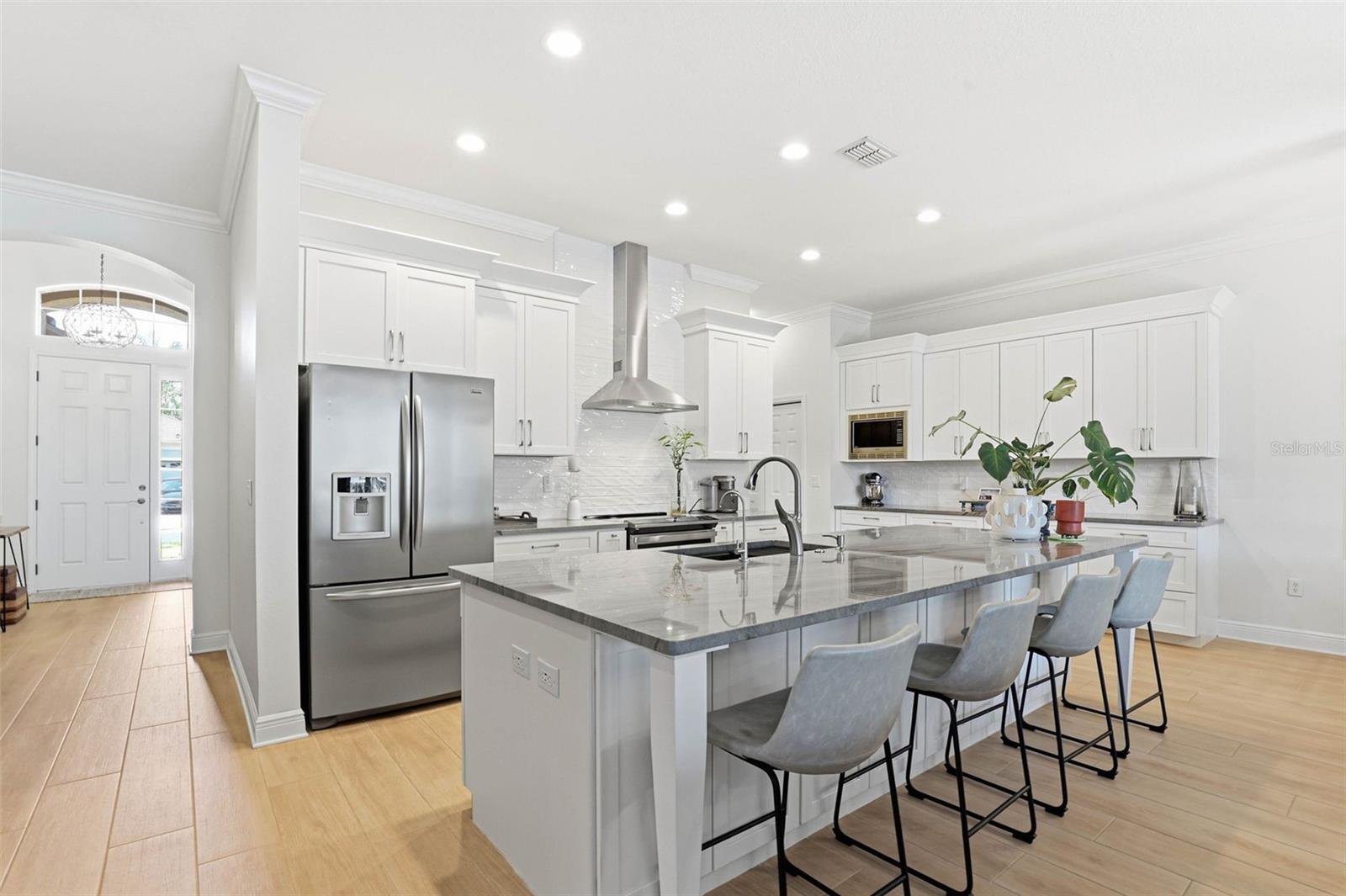 Kitchen: Island Features: Additional Storage