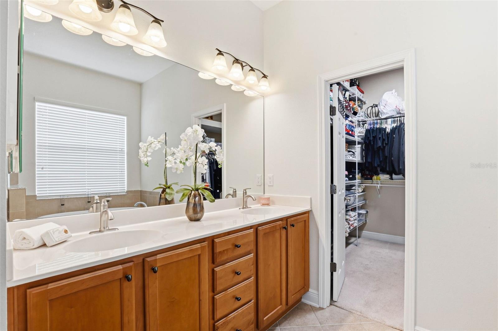 Primary EnSuite-Expansive Walk-in Closet