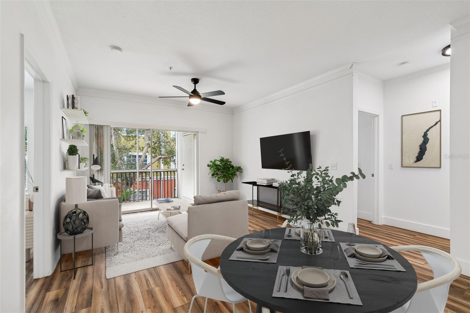 Living Room, virtually stage