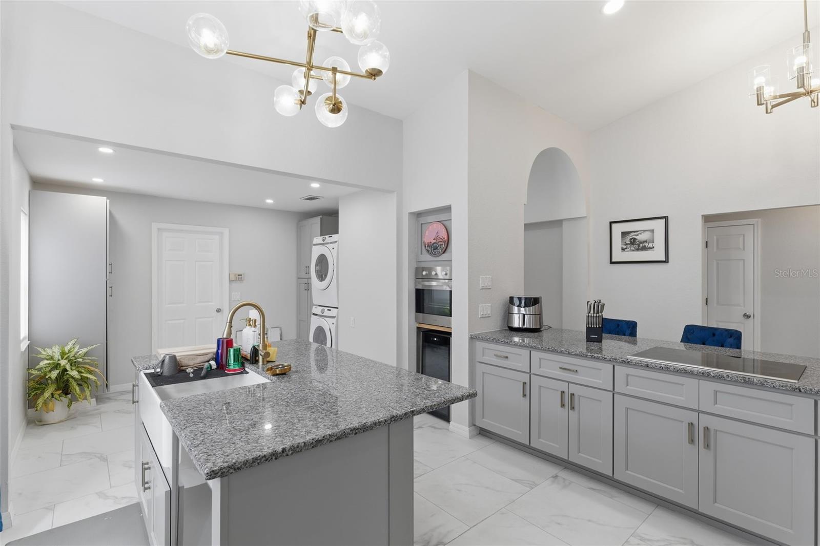 Kitchen/Laundry Area