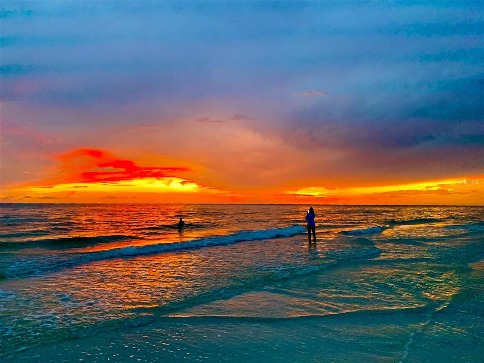 ... SUNSETS AT INDAIN ROCKS BEACH..