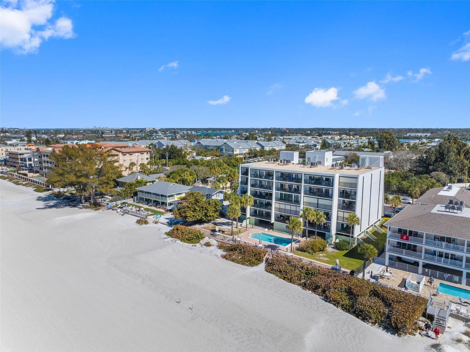 .. PELICANS COVE-  BOUTIQUE 25 UNIT COMPLEX - DIRECT GULFFRONT - ONE BLOCK FROM 25 RESTAURANTS AND NIGHTLIFE -- PERFECT LOCATION - PARK THE CAR UNDERTHE  BUILDING AND WALK TO EVERYTHING..