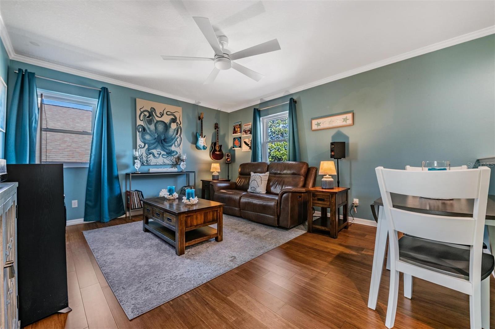 Make this upper floor flex space your own!