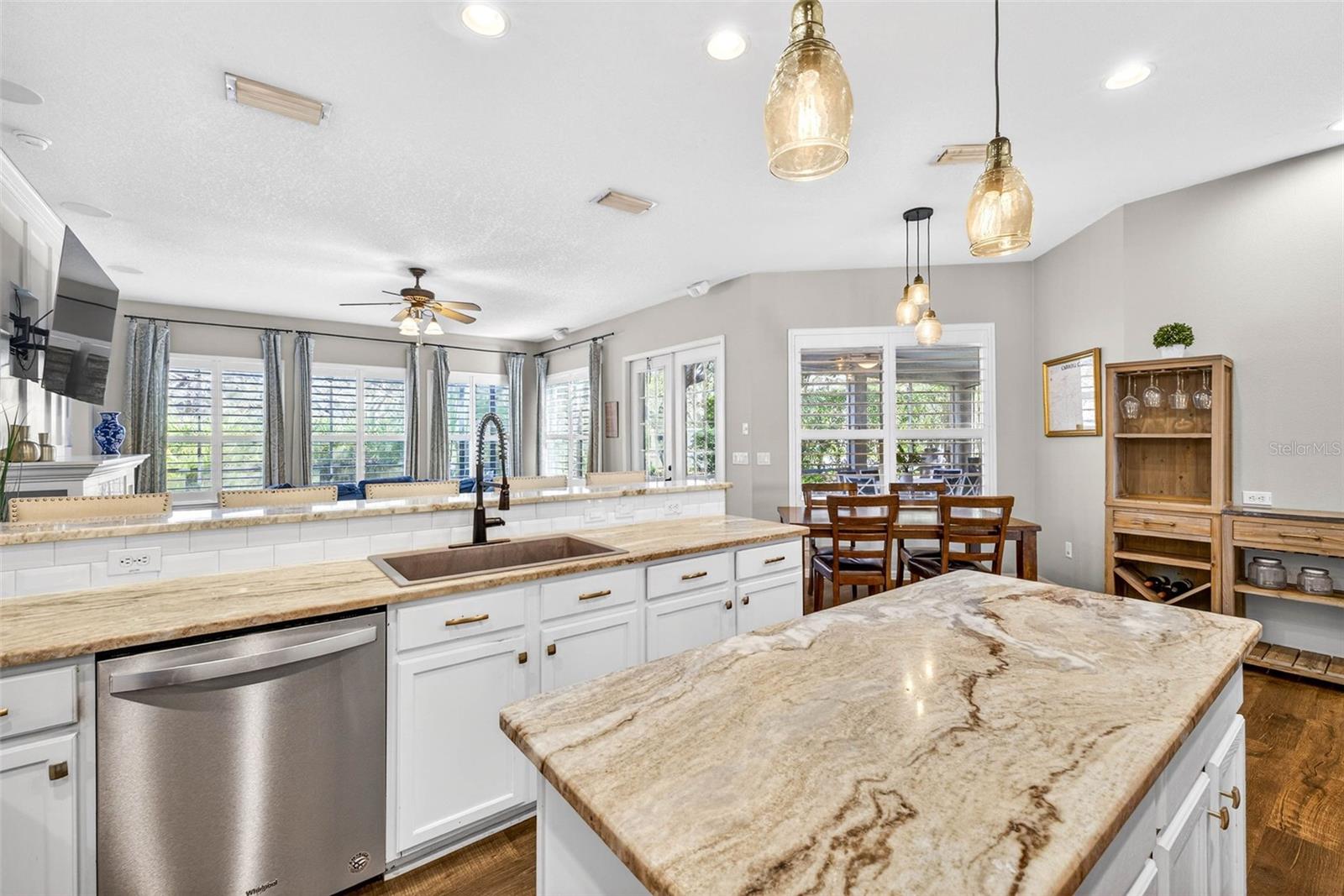 Kitchen, living area and breakfast nook combination area. Perfect for making memories.