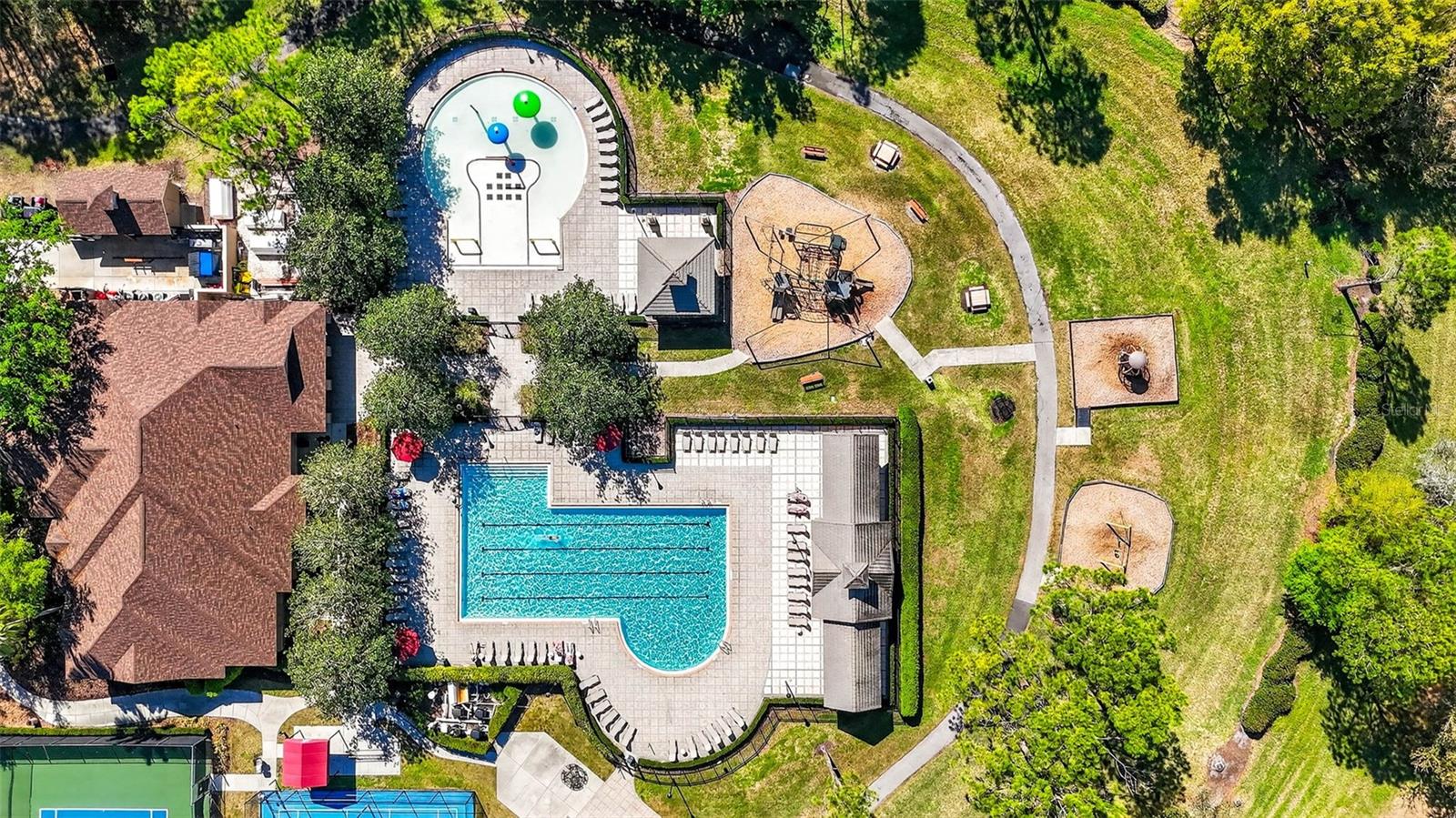 Osprey Club features a junior olympic swimming pool and splash pad as well as playground and picnic areas.